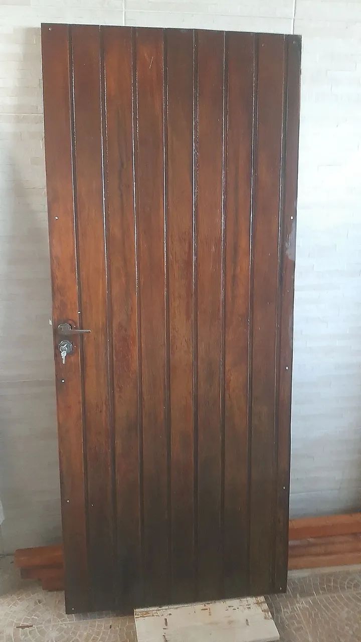 Portão de madeira maciça para garagem e dois portões sociais. - Foto 2