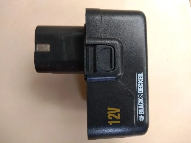 Carcaça de bateria da Parafusadeira Black + Decker CD121 Tipo 1 - Foto 2