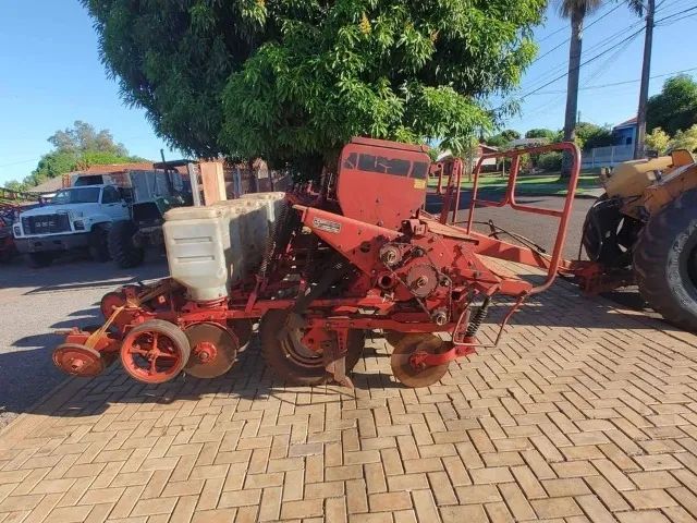 Plantadeira 8 linhas Semeato - Foto 3