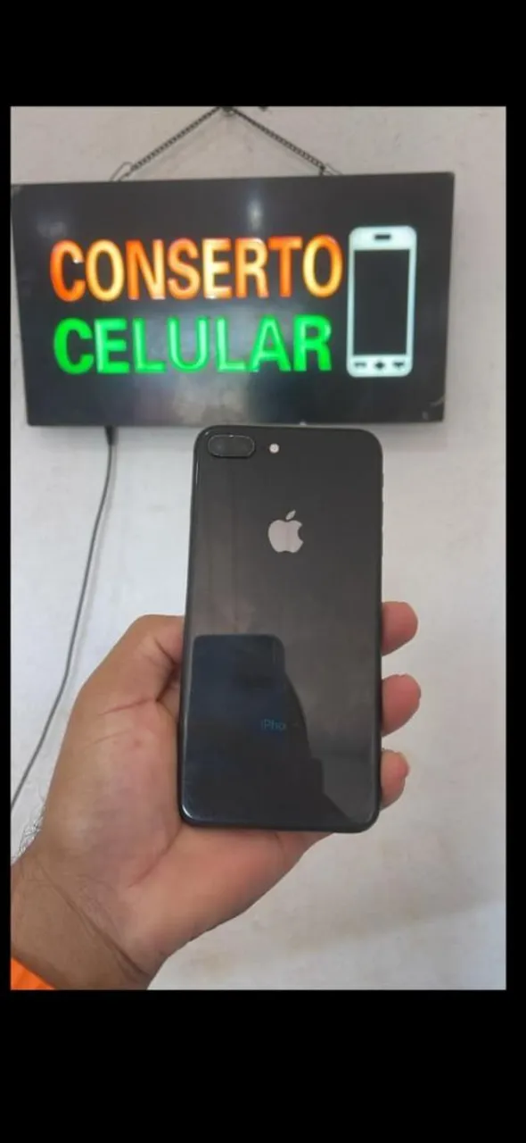 iPhone 8 Plus - 64GB Preto