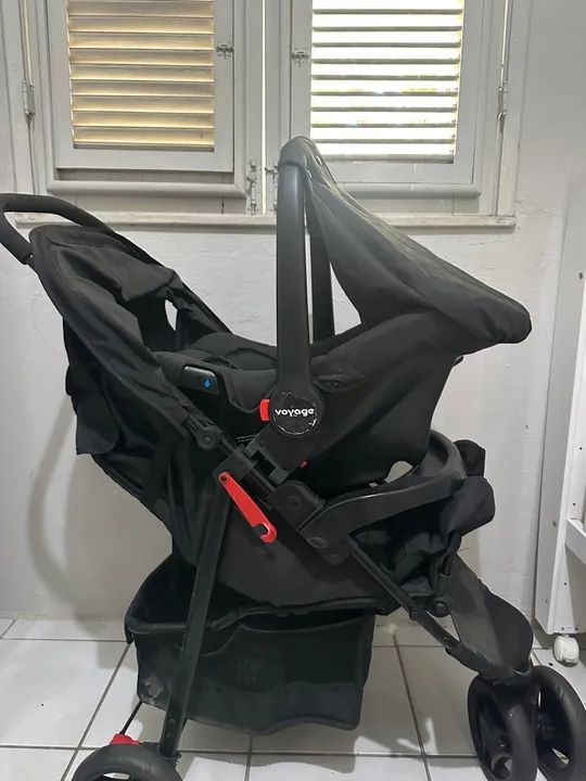 Carrinho de Bebê Voyage - Preto