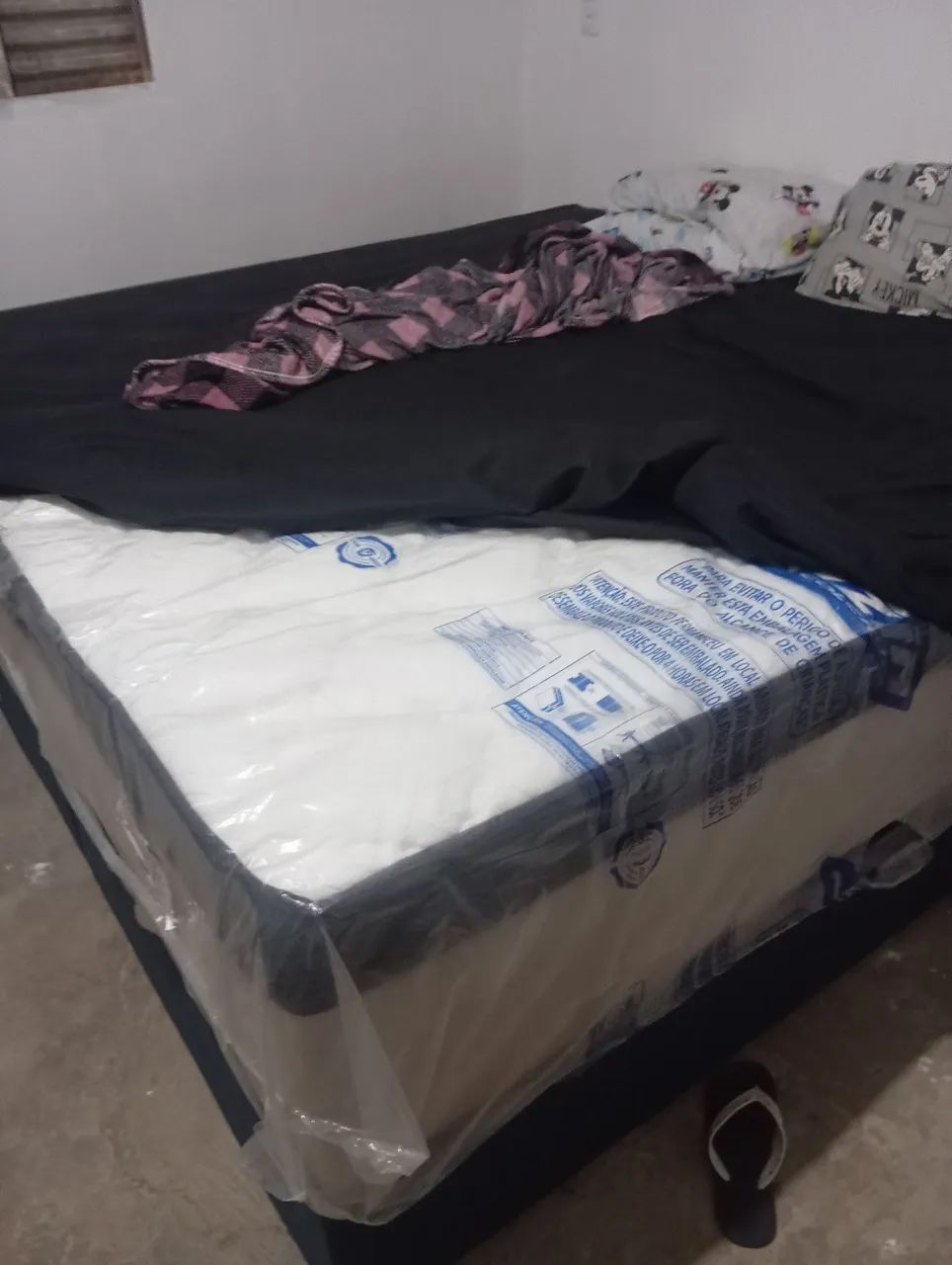 Cama king nova no plástico 2,03cm por 1,93 colchão 41 cm