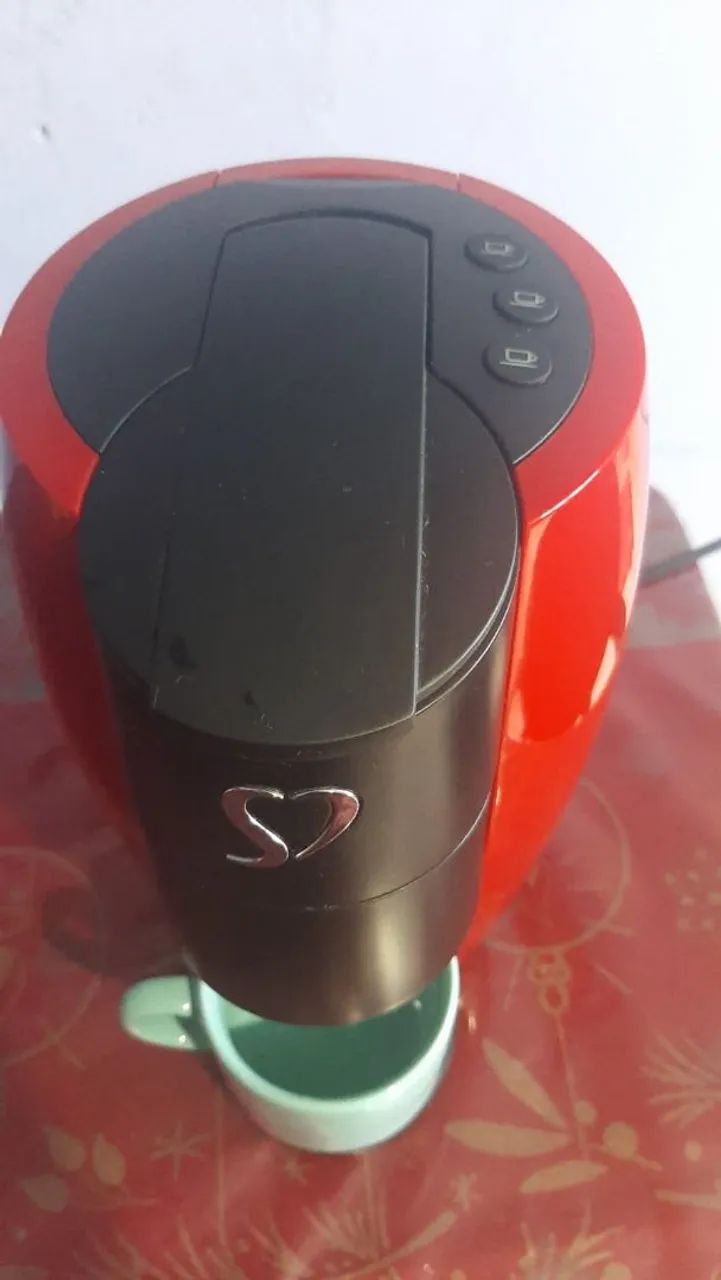 Cafeteira expressa três corações 