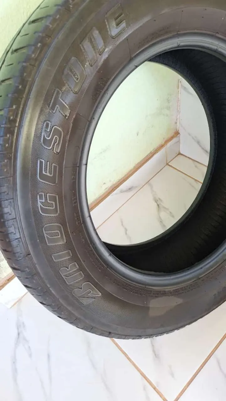 Pneu Bridgestone
