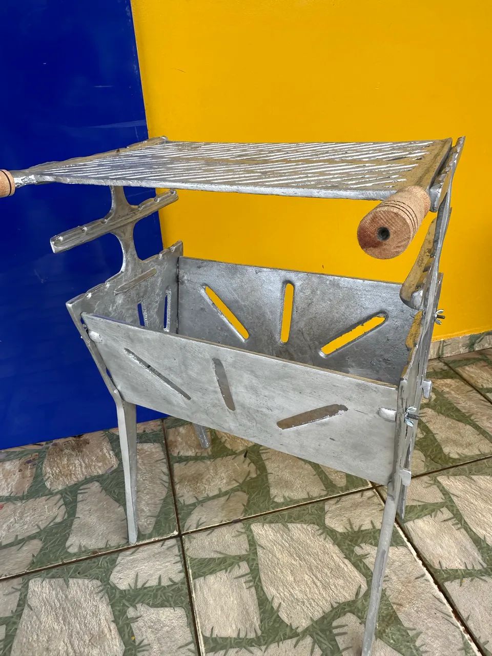 CHURRASQUEIRA EM ALUMÍNIO  - Foto 2