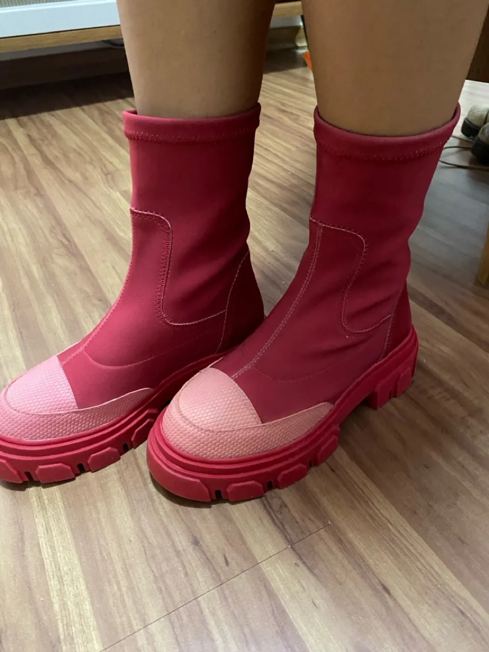 Botas Vermelhas Modernas
