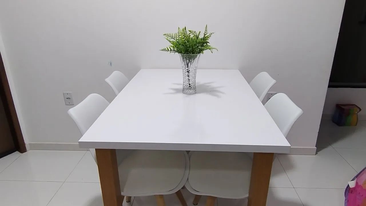 Mesa de Jantar Branca 4 Cadeiras