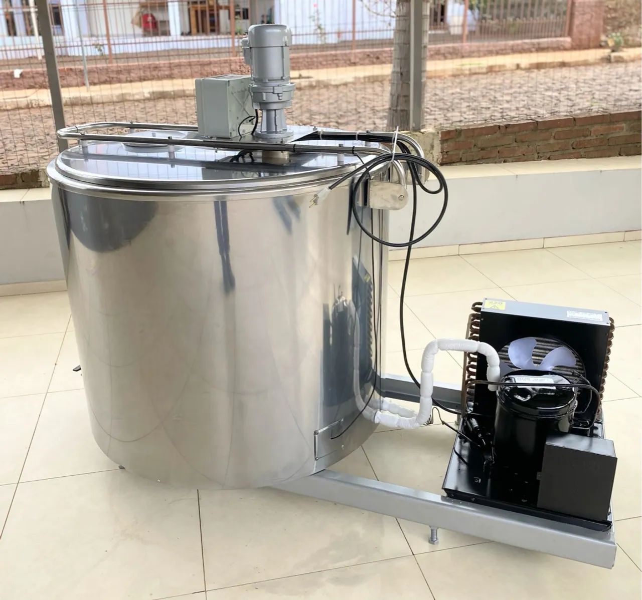 Resfriador Tanque de Leite 400 Litros Industrial - Ótimo Estado - Foto 3
