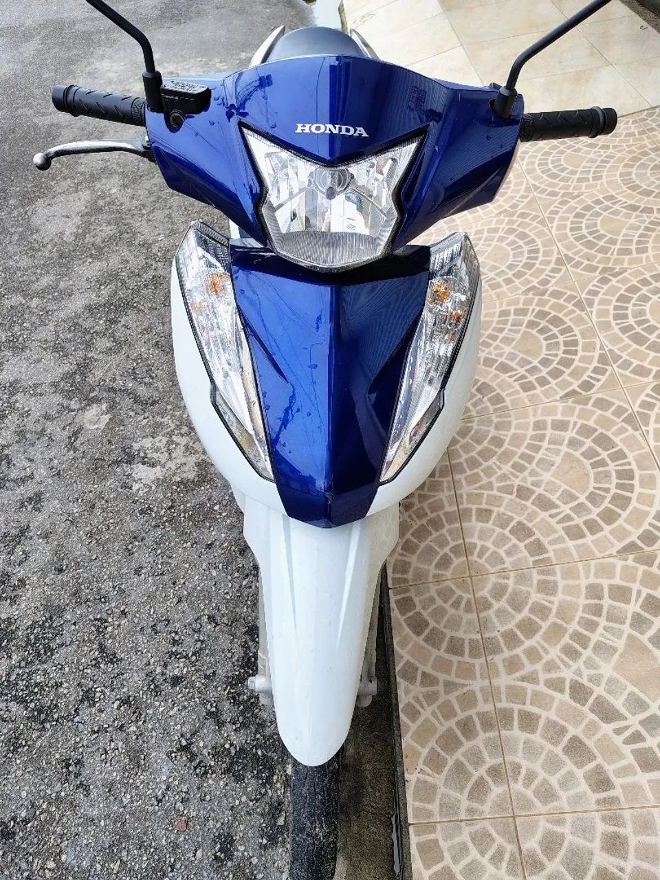 Biz 125 ex 2023 apenas 11.000 km rodados, vendo ou troco - Foto 3