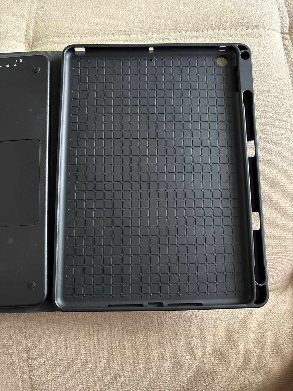 Capa com teclado ipad 8º/7º geração 