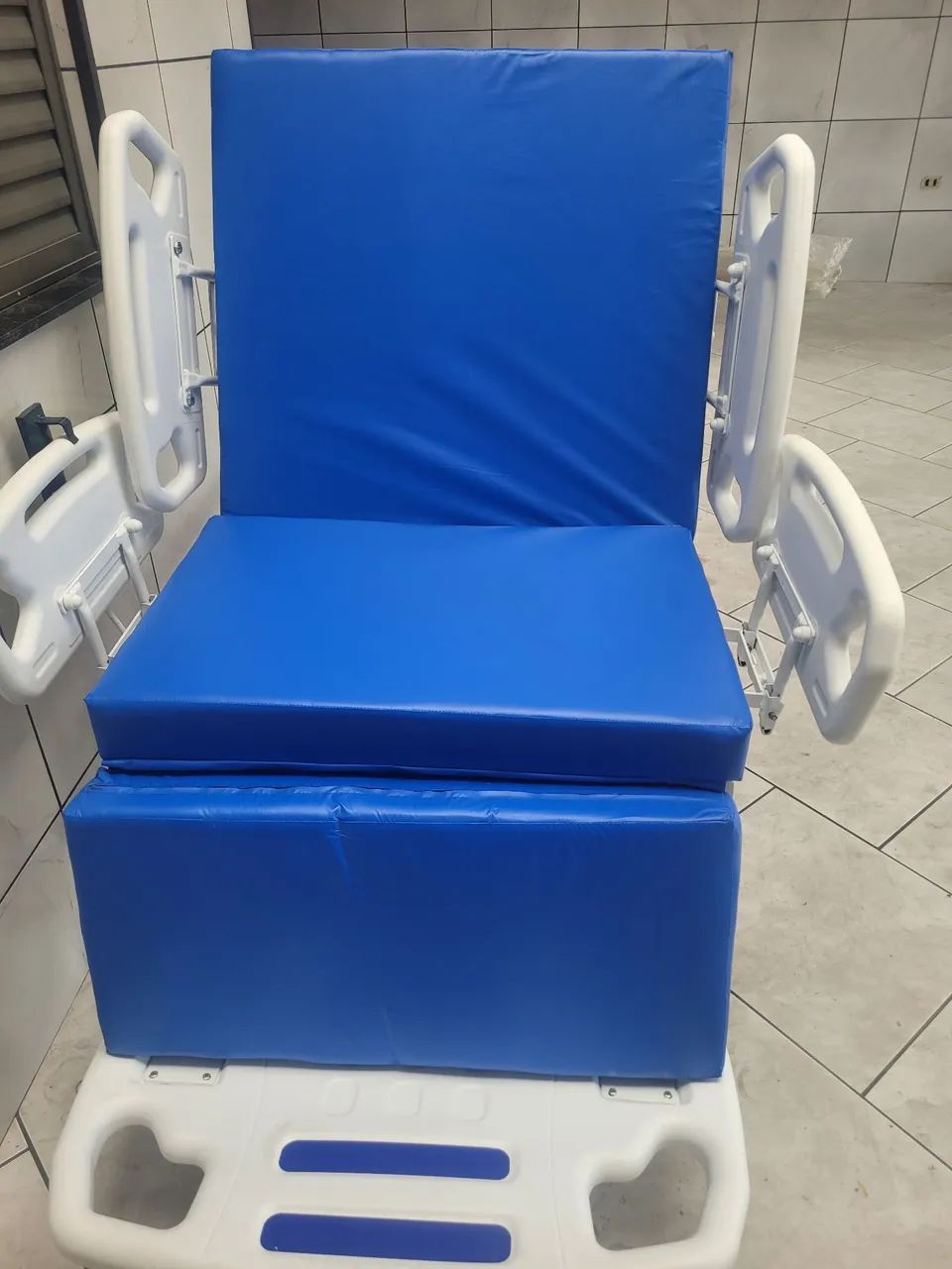 Cama hospitalar elétrica (Poltrocama) - Foto 2