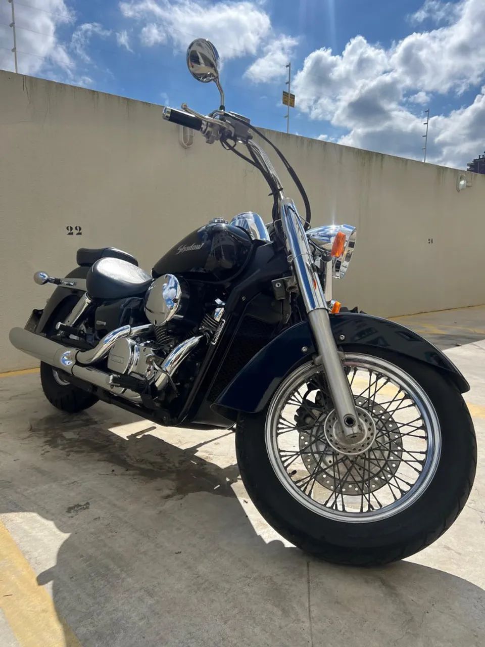 MOTO SHADOW 750cc