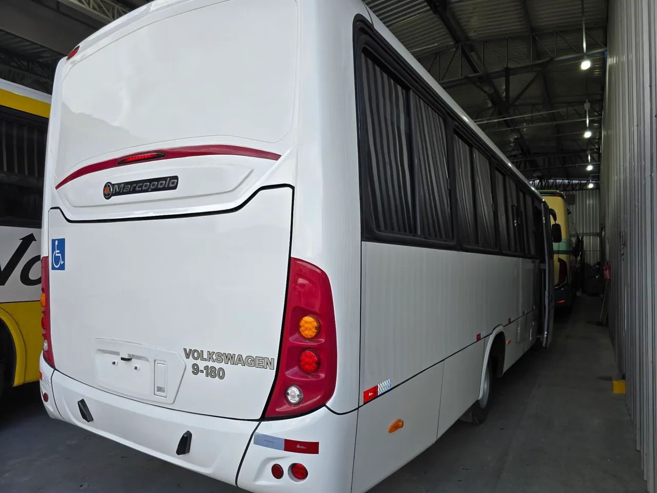 Micro Volkswagen 9.180 - 32 lugares 24/25 - Foto 12