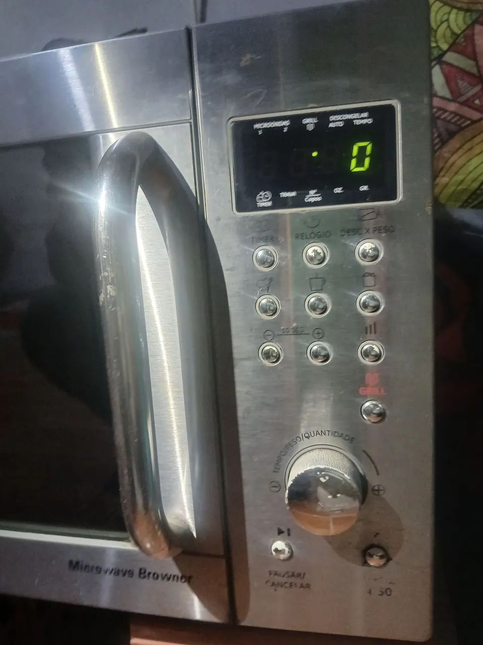 Micro-ondas  funciona só da choque - Foto 3