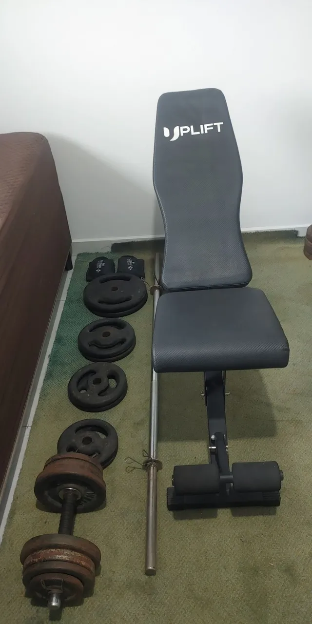 Banco de Musculação e Halteres