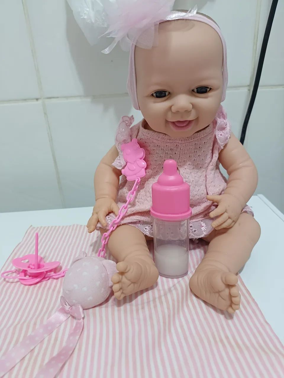 Linda Boneca Reborn com Acessórios - Foto 4