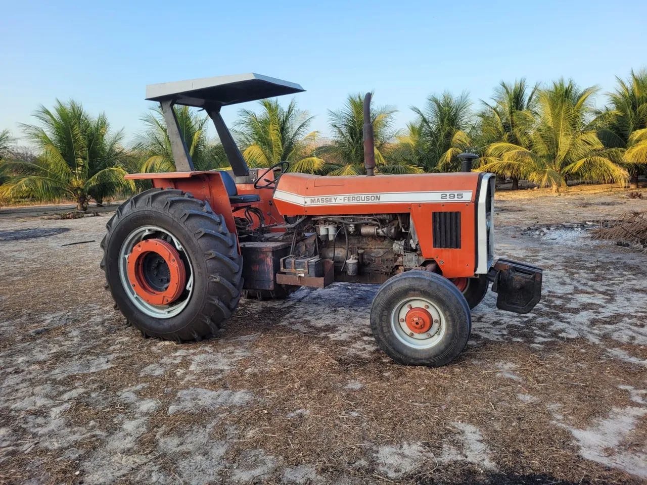 VENDO TRATOR MASSEY FERCUSON 295