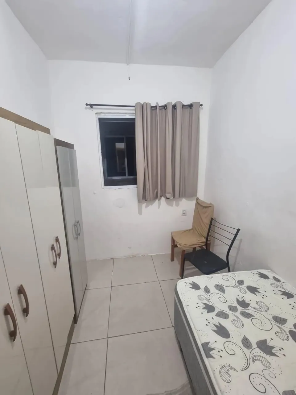 Quarto Mobiliado para Alugar no Centro Histórico: Conforto e Charme em Localização prox de