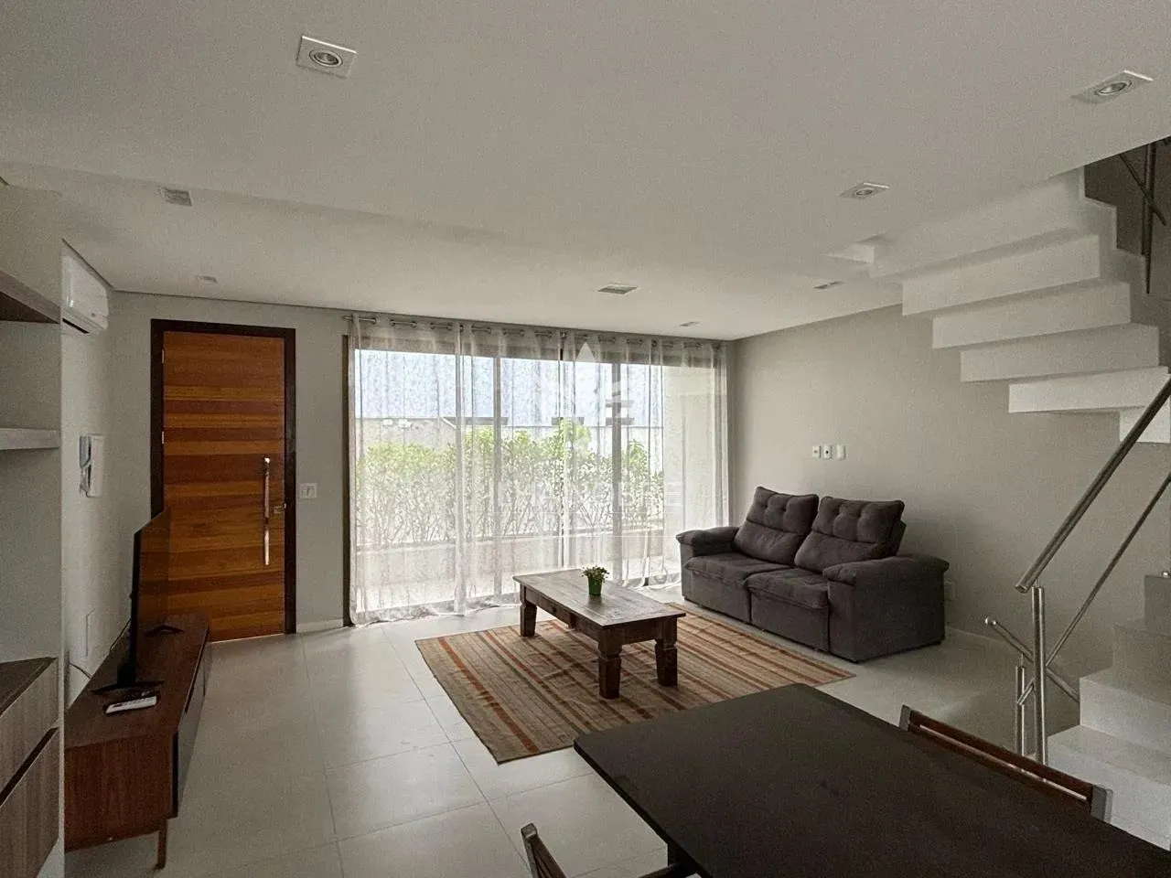 Casa Mobiliada em Condomínio com 3 suítes na Lagoa da Conceição, Florianópolis