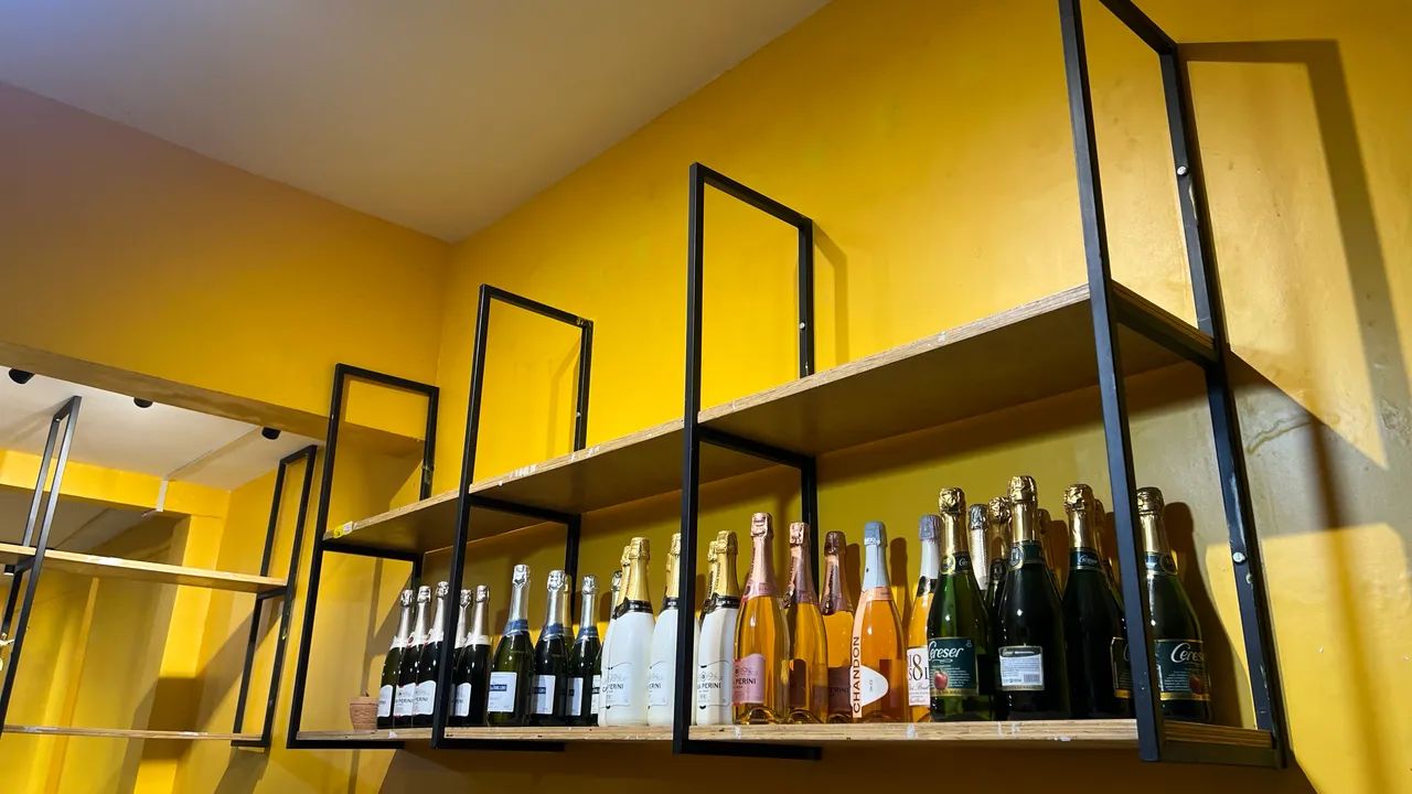 EXPOSITOR PARA PAREDE