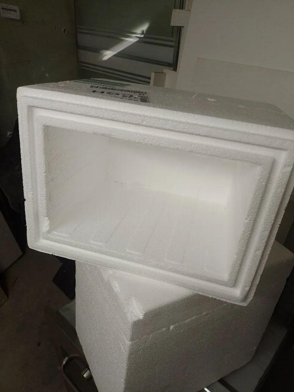 2 caixa de isopor 28x39cm