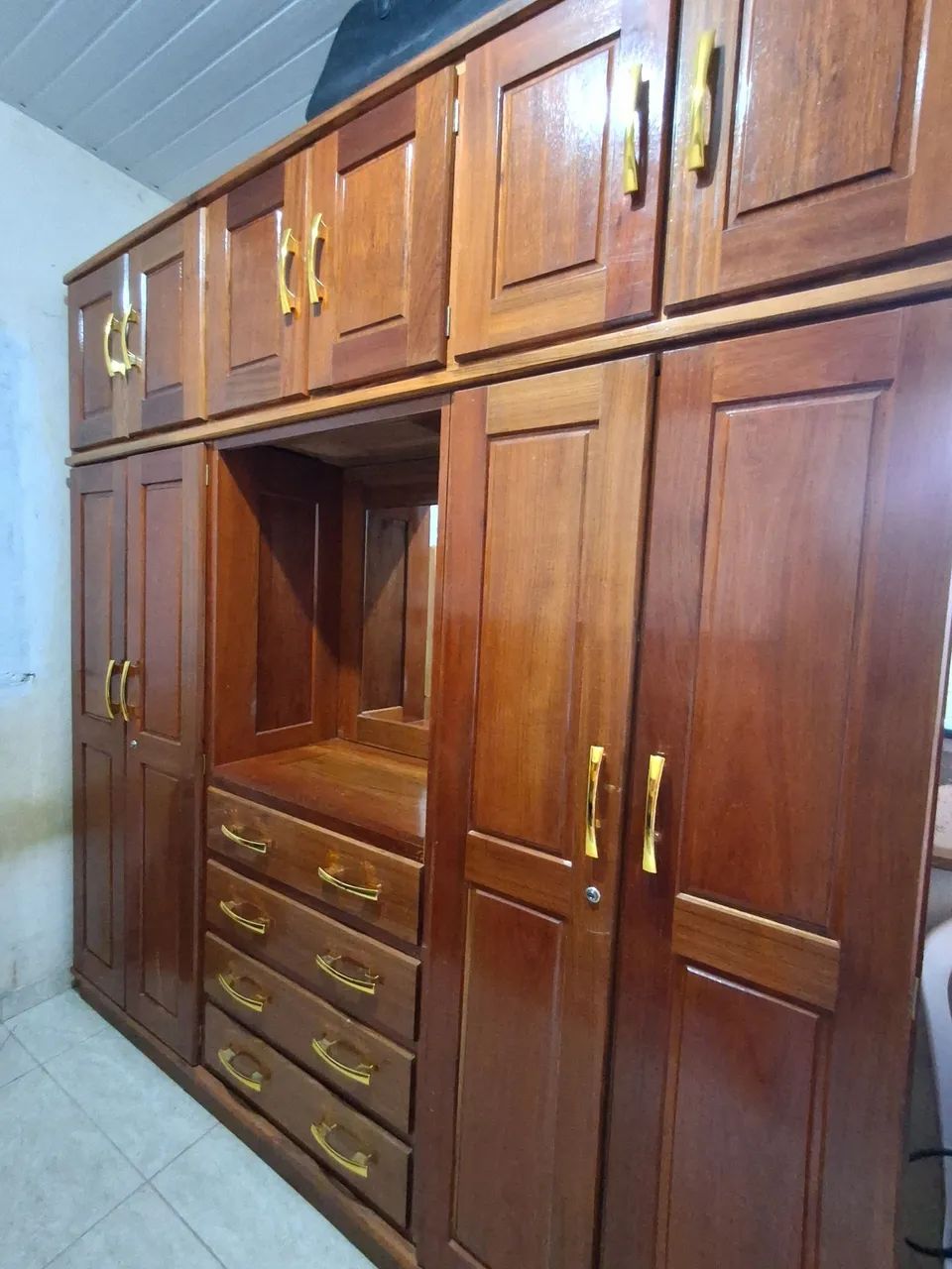 Guarda-Roupa de Casal em Madeira Maciça - Foto 2