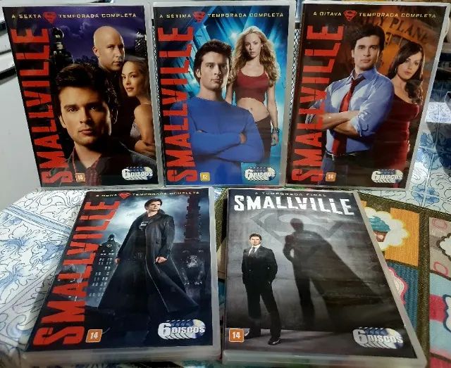 Box DVD completo de DC Smallville Original com 10 temporadas - CDs