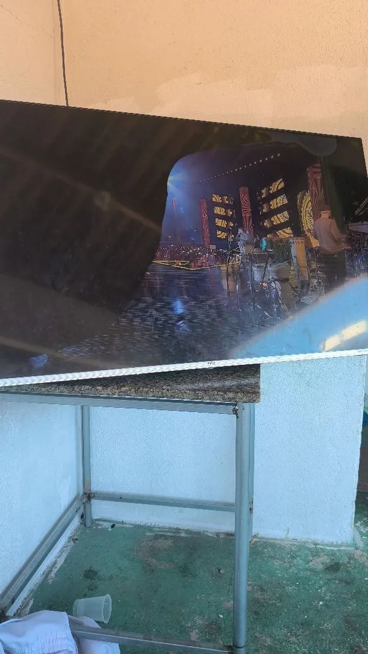 Vende -se tv pra retirada de peças  - Foto 3