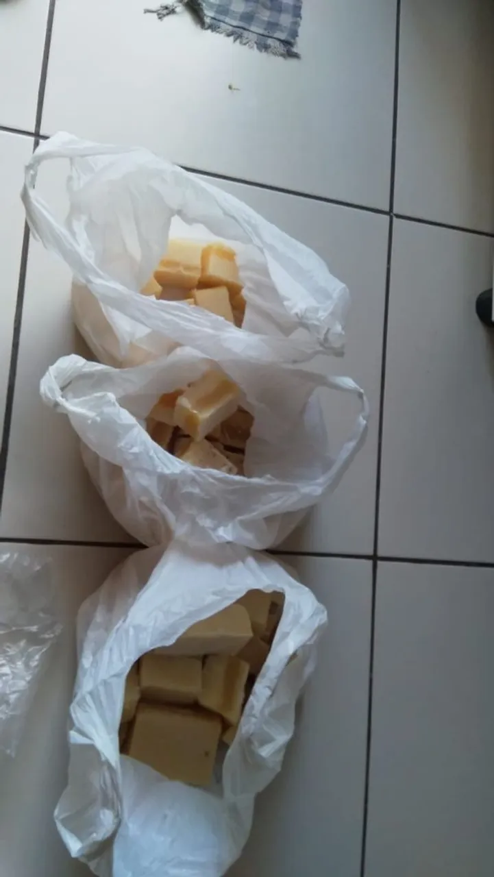 Sabão artesanais em barra.(UM ESPETÁCULO DE SABÃO CASEIRO)