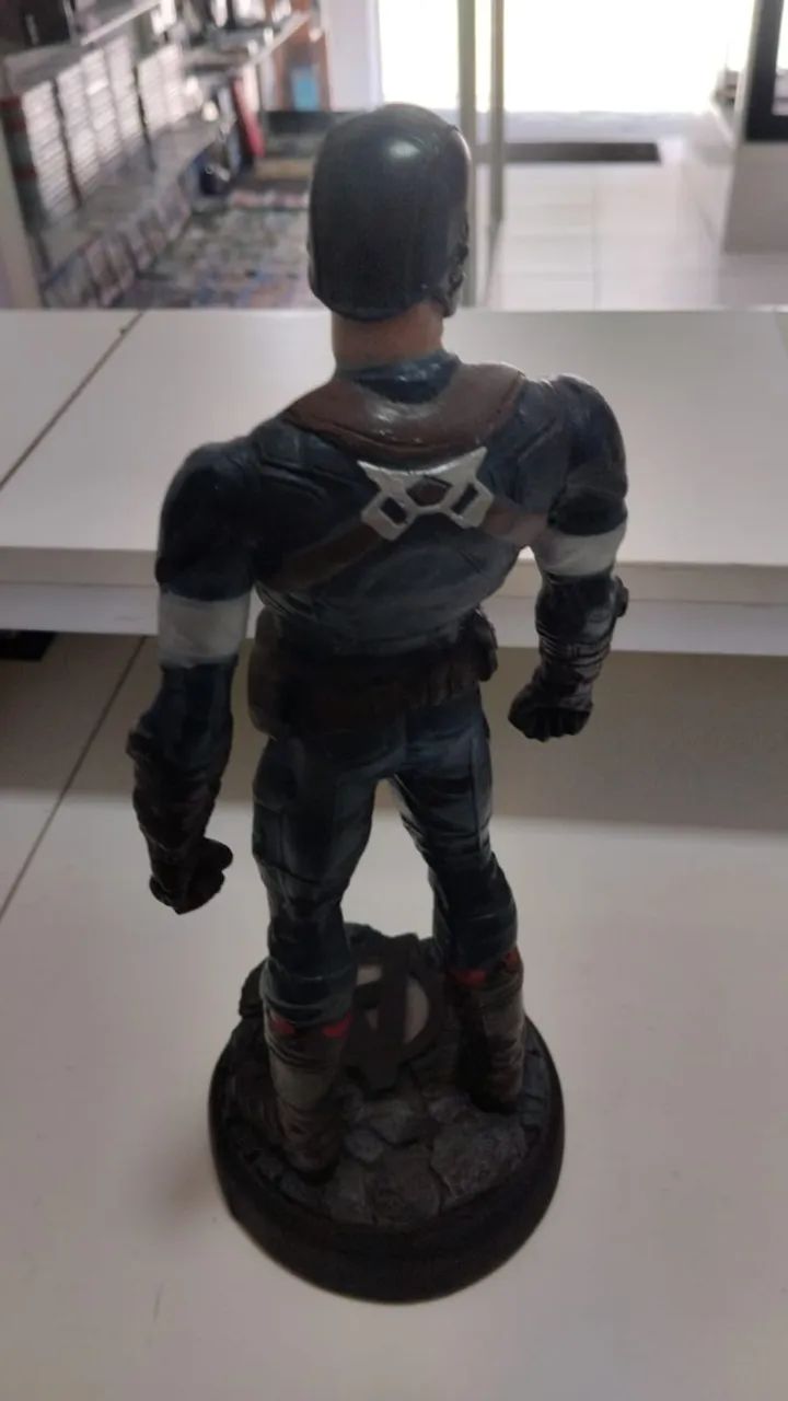 Boneco Resina Capitão América com 30 cm - Foto 2
