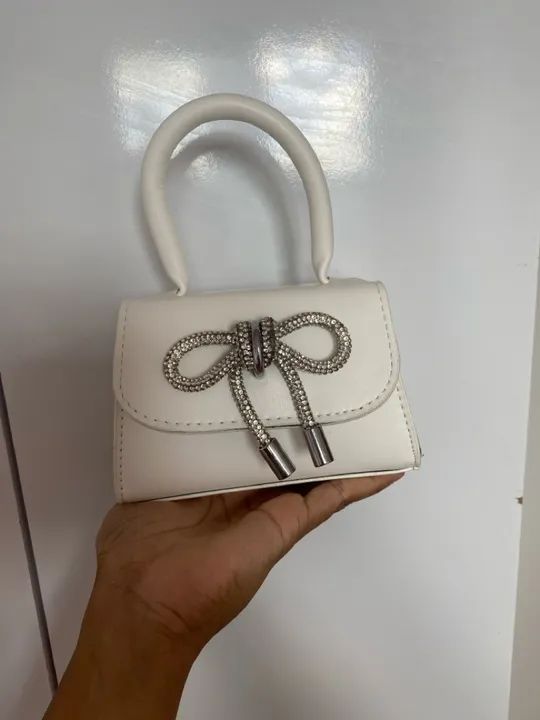 Mini Bolsa contém alça 