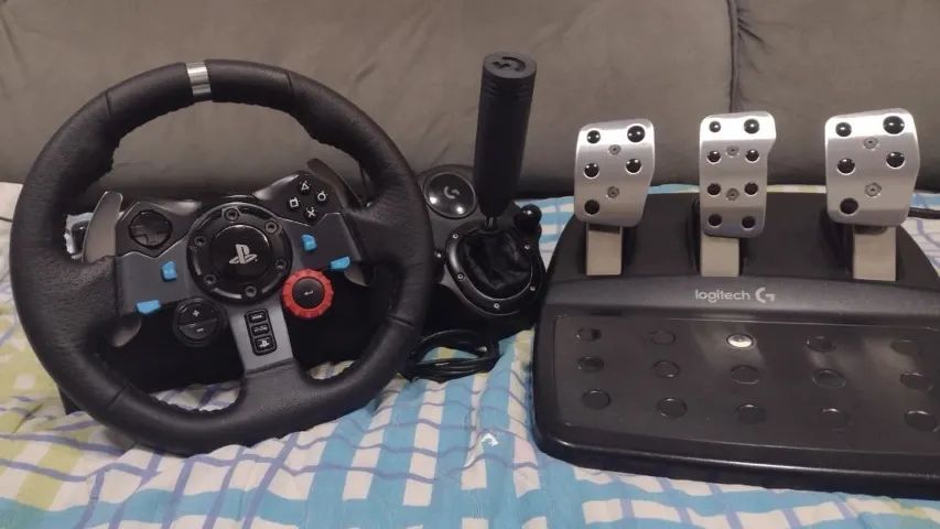 Logitech G29 (Kit) para pessoas exigentes - p/ PC, PS5 Pro, PS5 Base, PS4 Pro, PS4 e PS3.