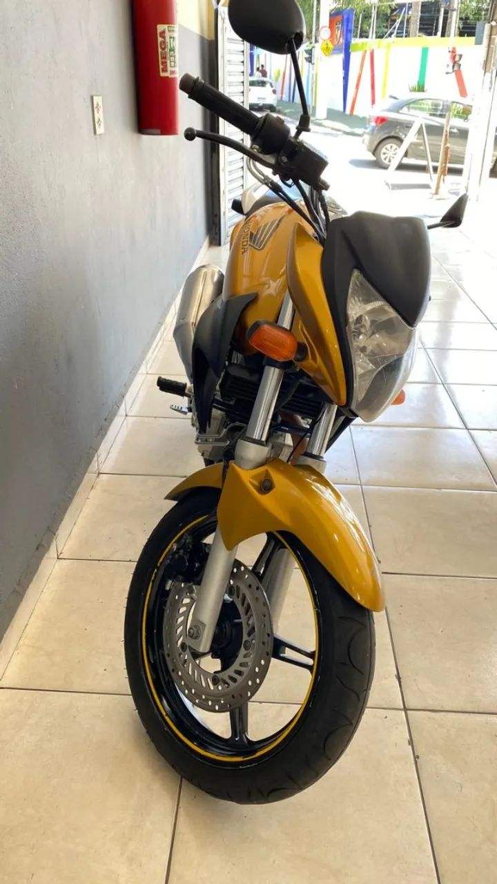 HONDA CB300R 2010 - Foto 4