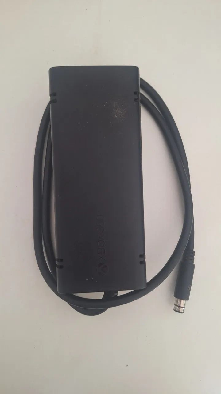 Fonte Original Xbox 360 Slim / E 135W Bivolt - Funcionando 100% - Foto 5