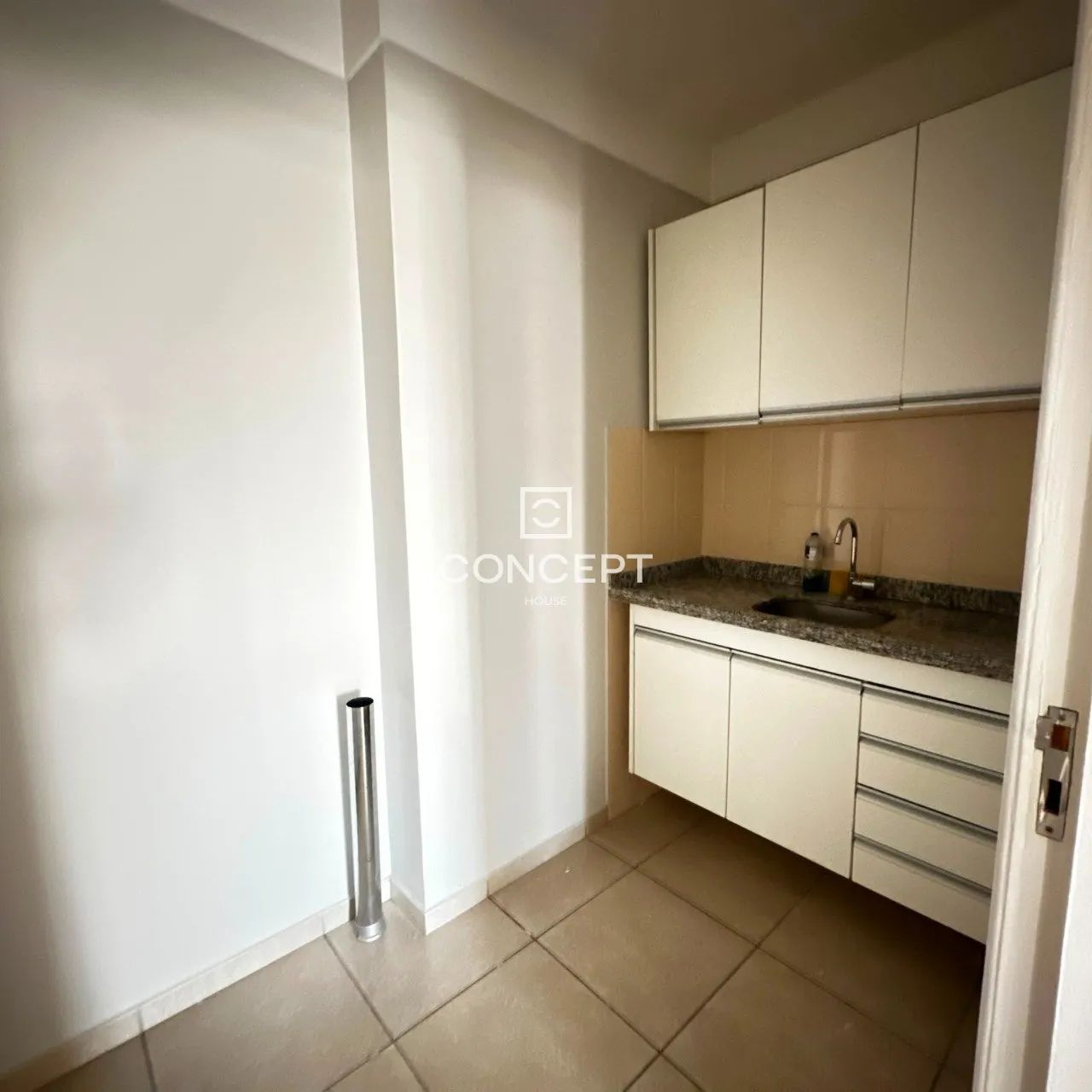 Sala para locação no Edifício Maruanâ - 53 mts - 01 vaga de garagem