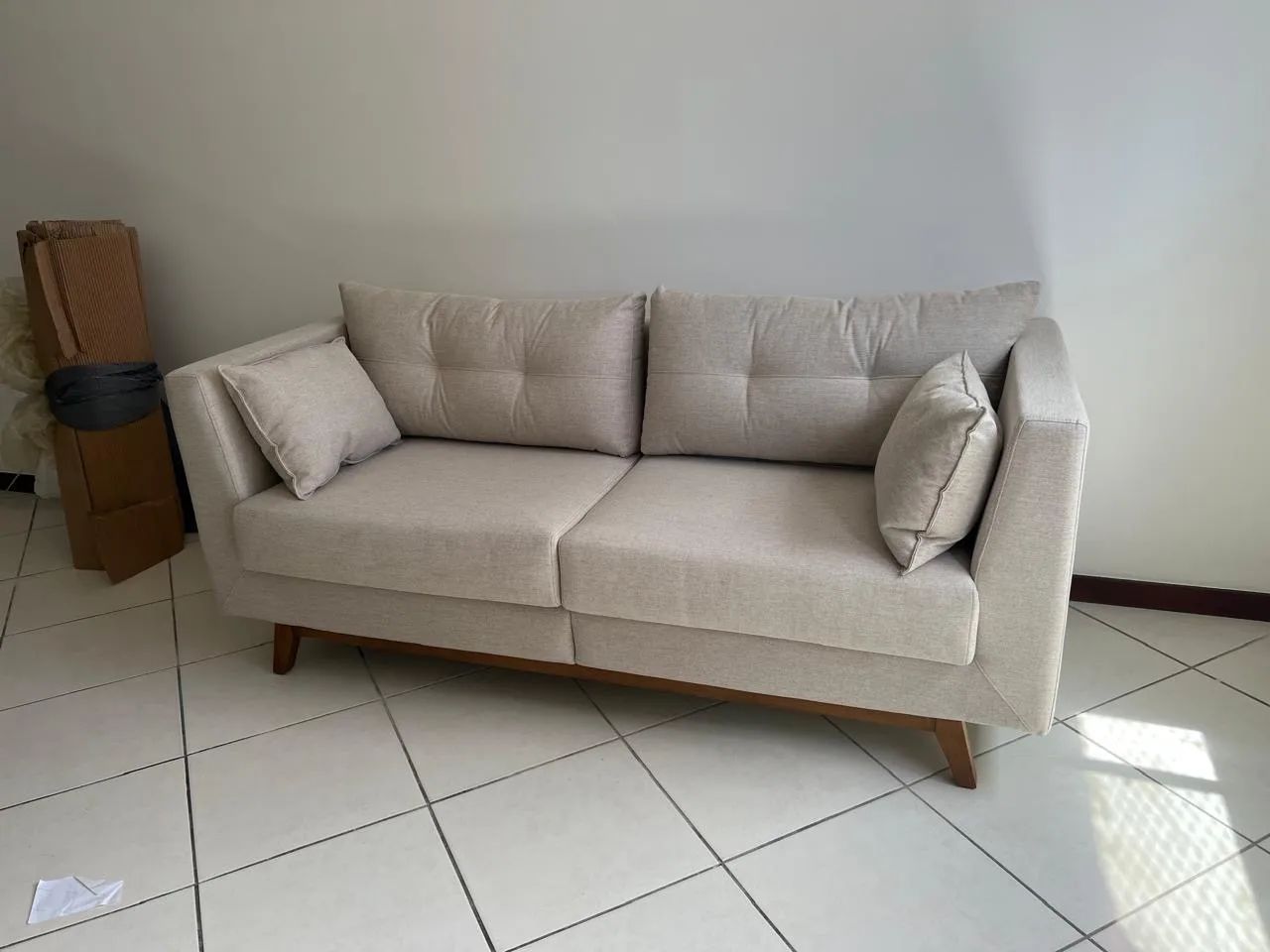 Sofá 3 Lugares 1,90m Bege - Confortável e Conservado - Foto 2