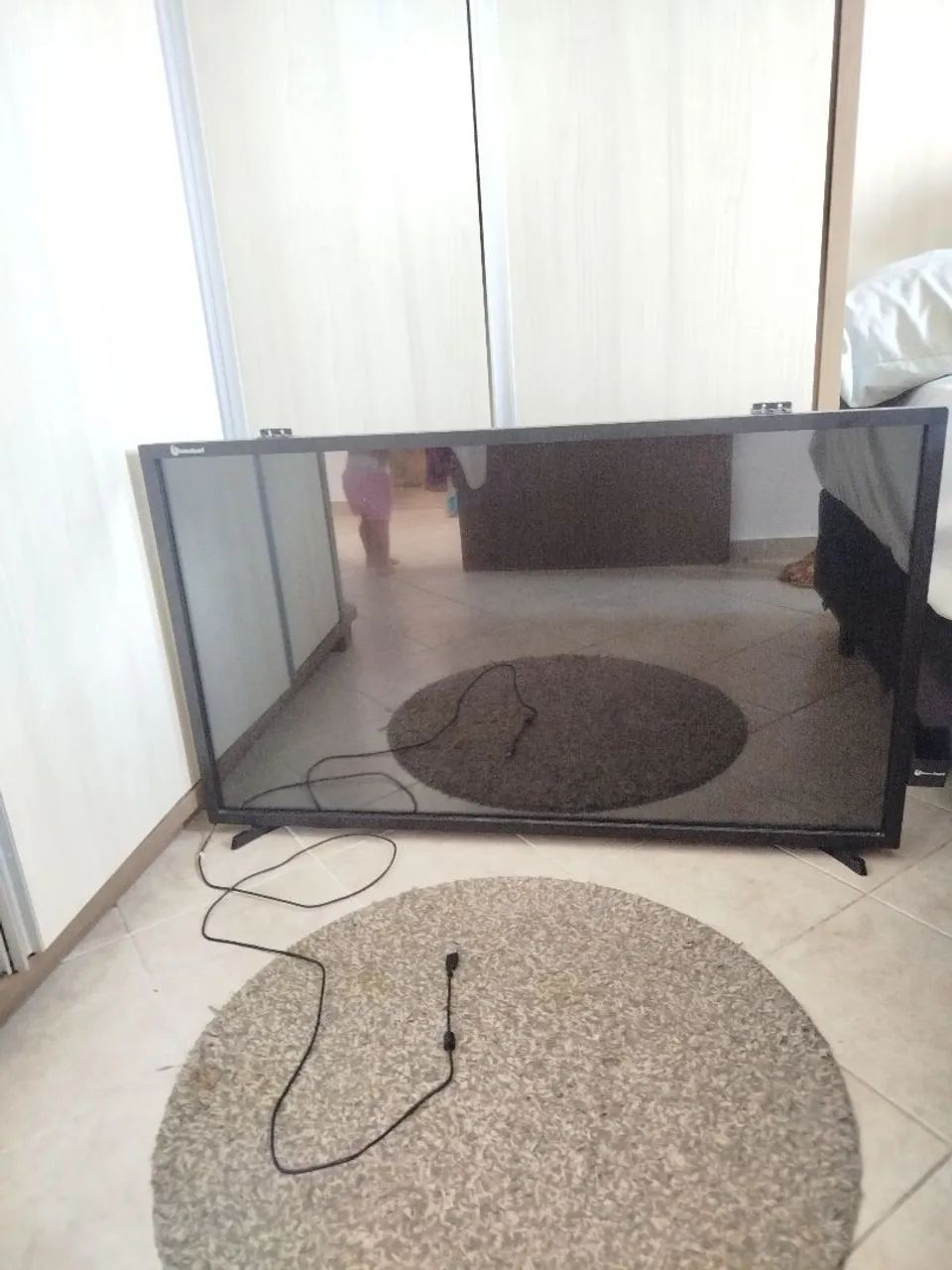 TV de 49 polegadas com moldura touchscreen  - Foto 2