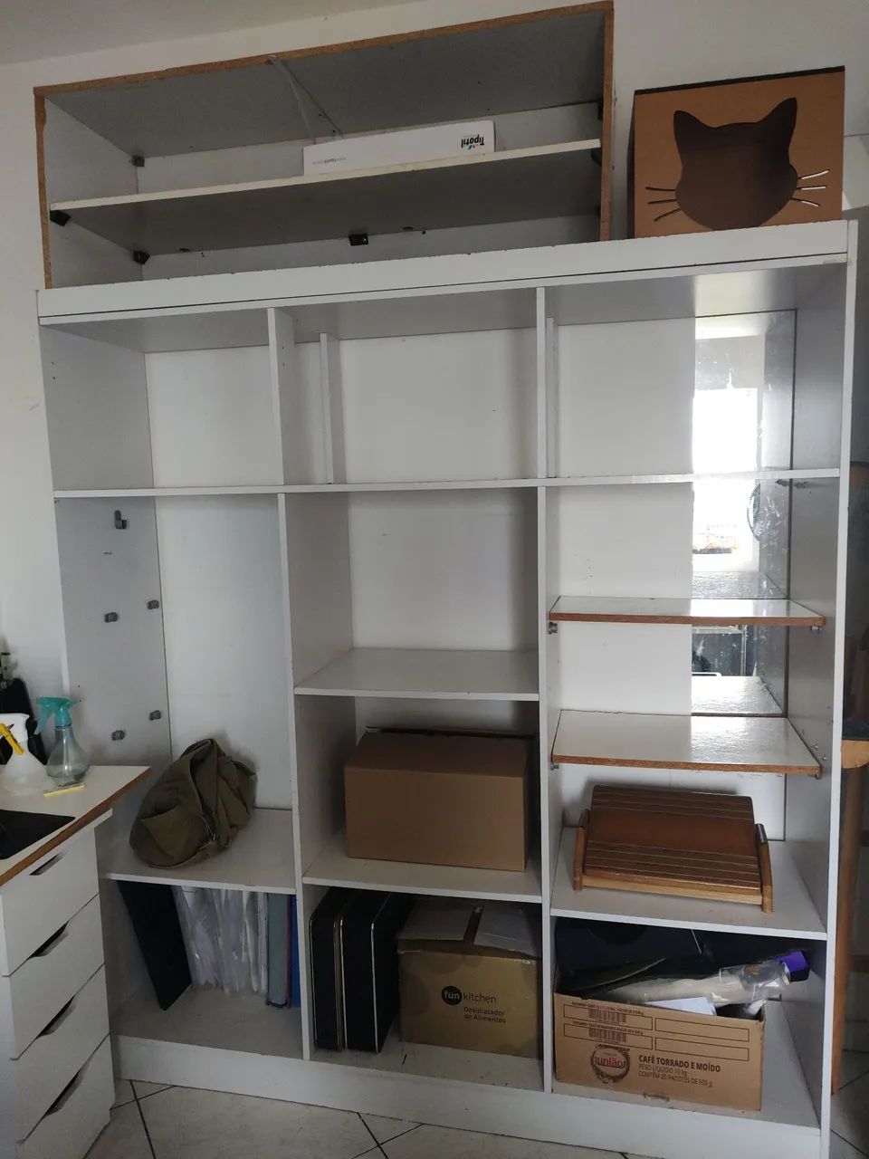 Armário aberto guarda-roupa estante