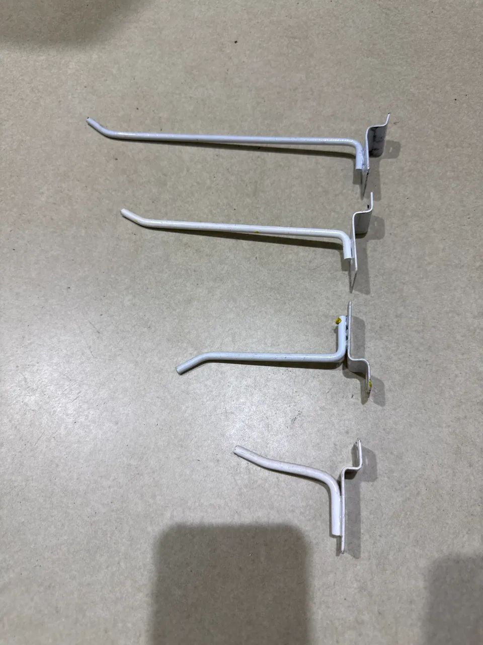 Ganchos P/ MDF CANELETADO  - Foto 2
