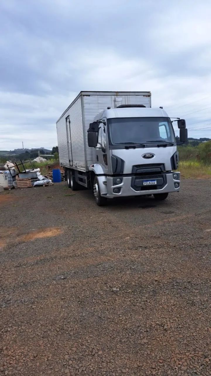 FORD CARGO COM BAU - Foto 3