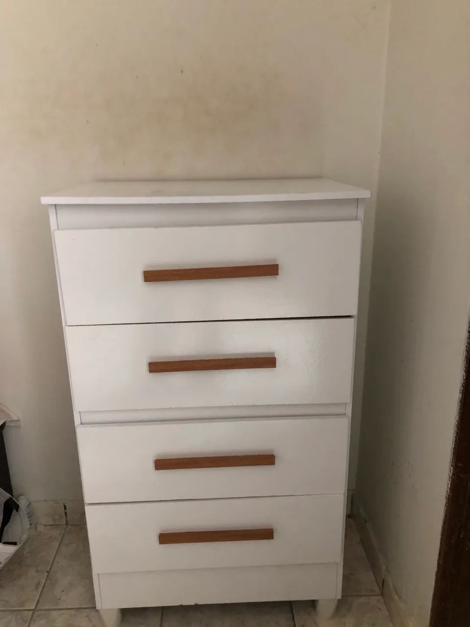 cômoda 4 gavetas