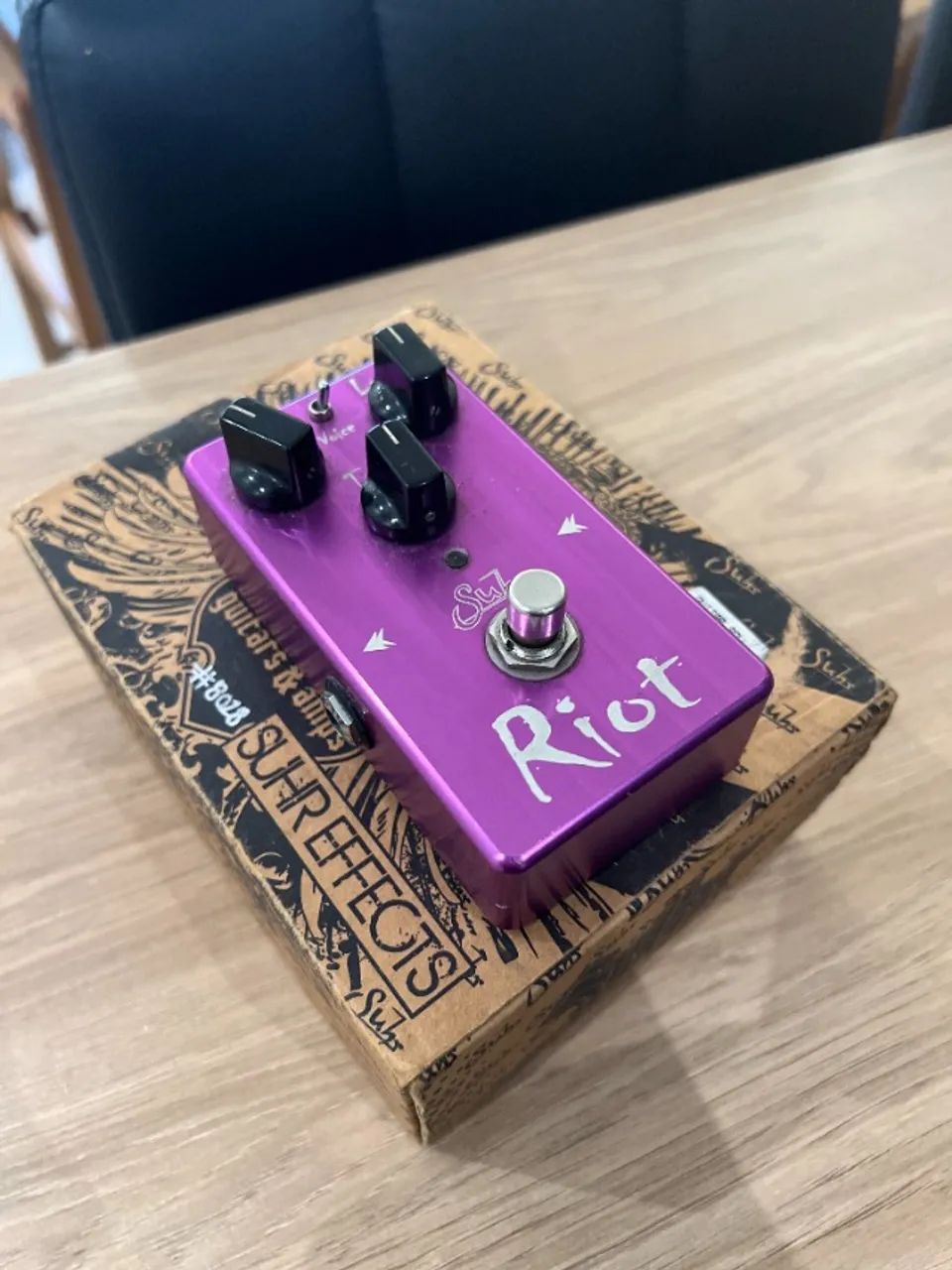 Pedal Suhr Riot Distortion | Na Caixa - Instrumentos musicais - Do