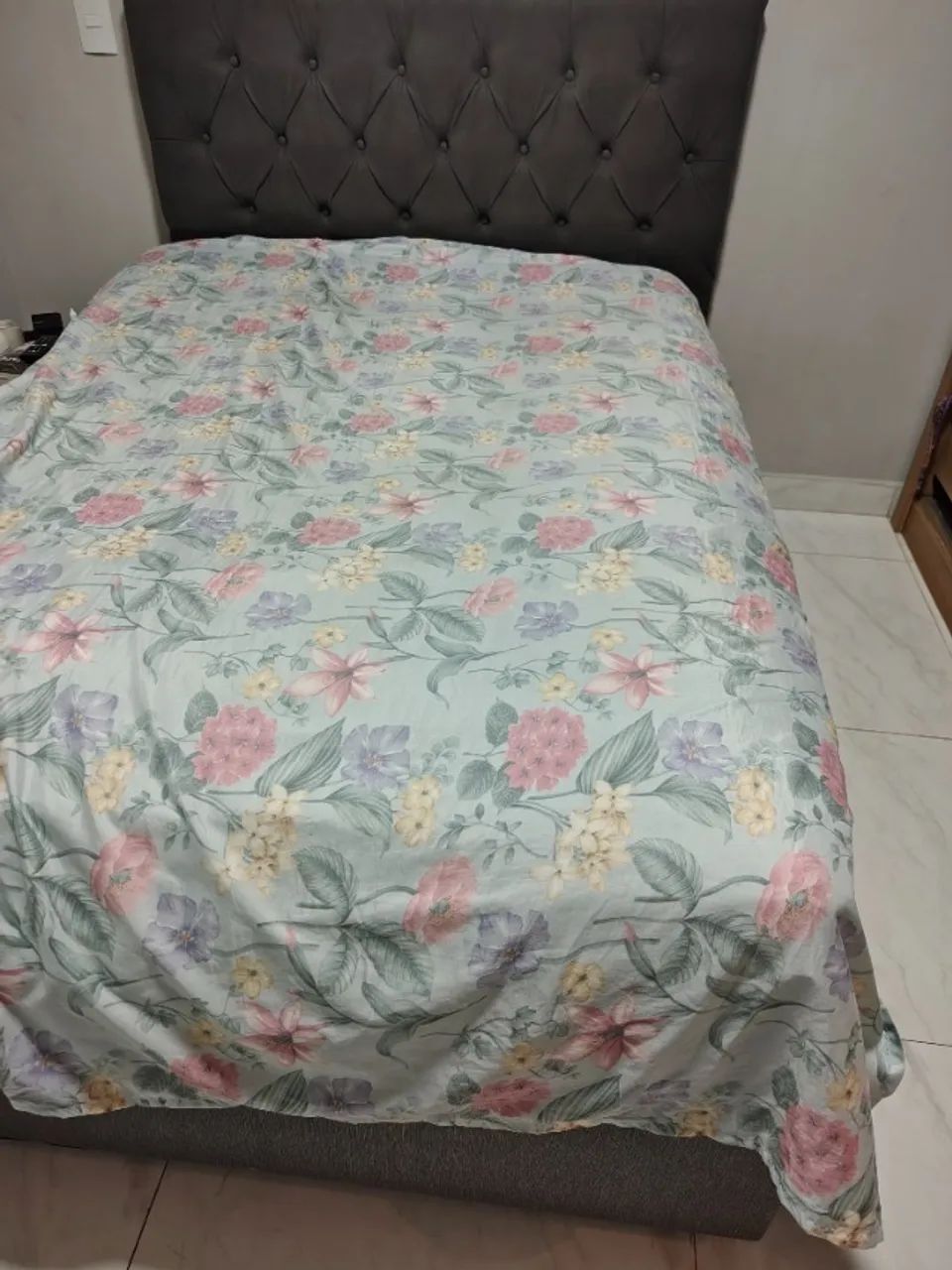 Cama de casal com cabeceira 
