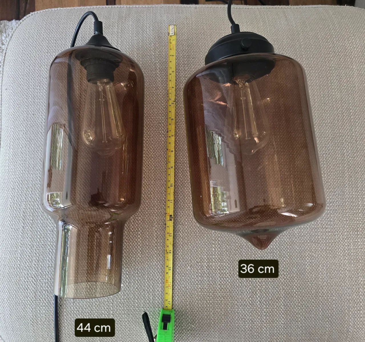 Conjunto de 2 luminárias pendentes em vodro ambar - Foto 2