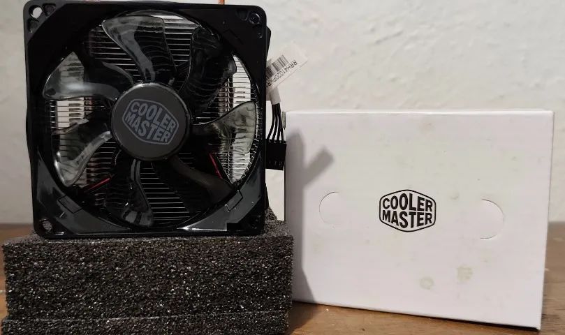 Cooler para Processador Intel/AMD Cooler Master Hyper H410R LED Vermelho PWM 92 mm