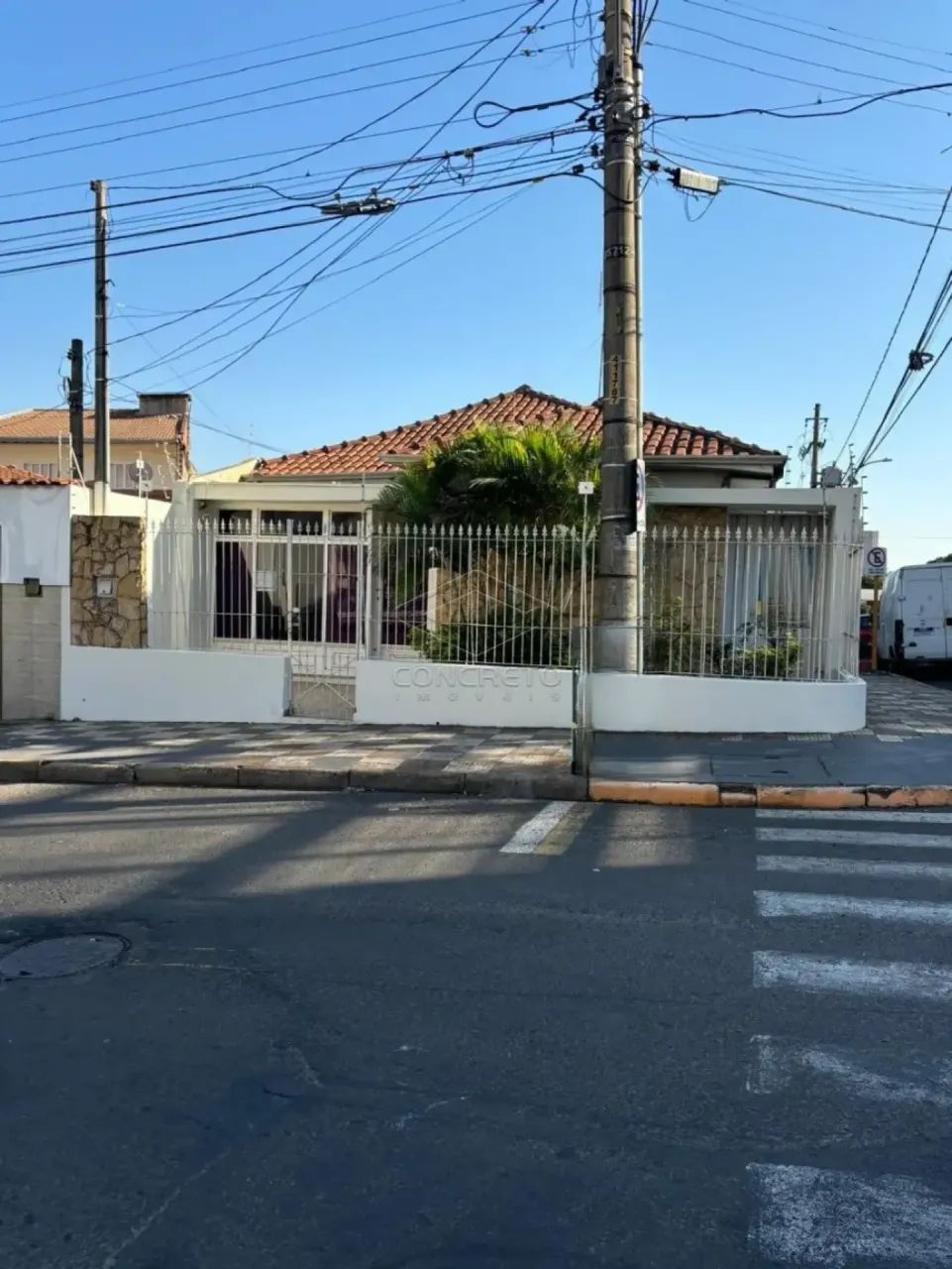 Ótima casa em esquina COMERCIAL, ampla e localização PRIVILEGIADA!!!