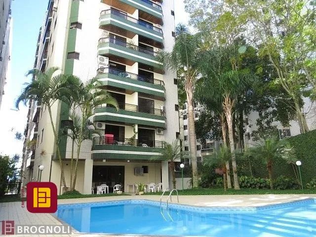 Apartamento em Agronômica