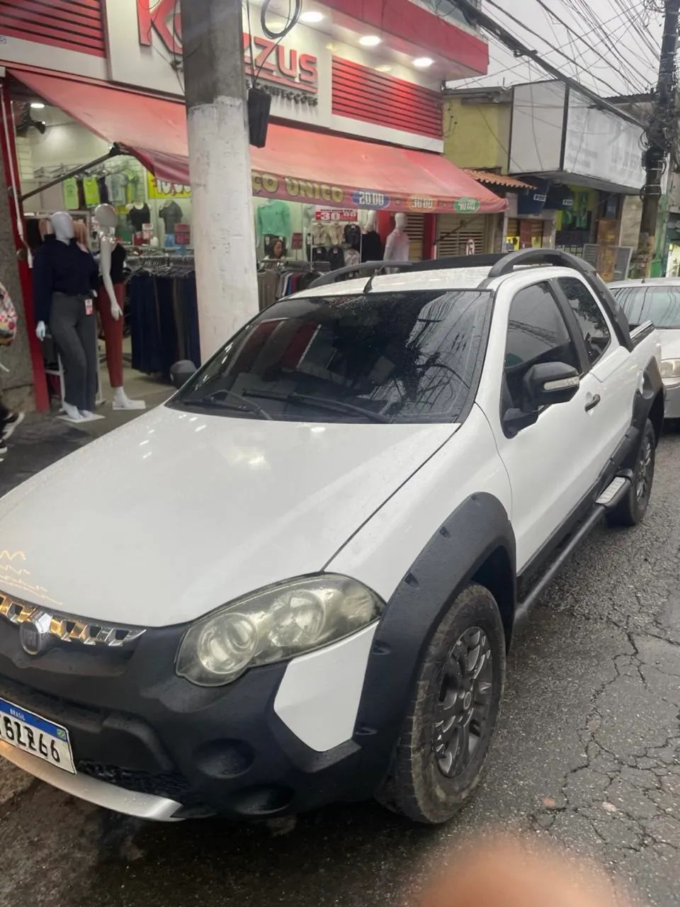 Fiat Strada Adventure1.8/ 1.8 Locker Flex CD 2011 - Foto 4