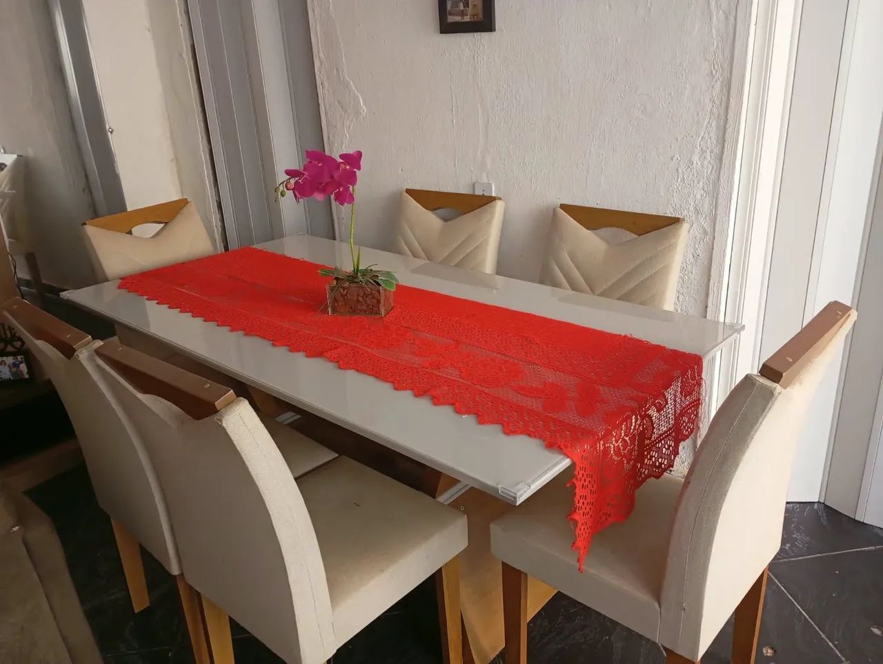 Mesa de Jantar com 6 Cadeiras + Tampo de Vidro | Super Conservada  - Foto 4