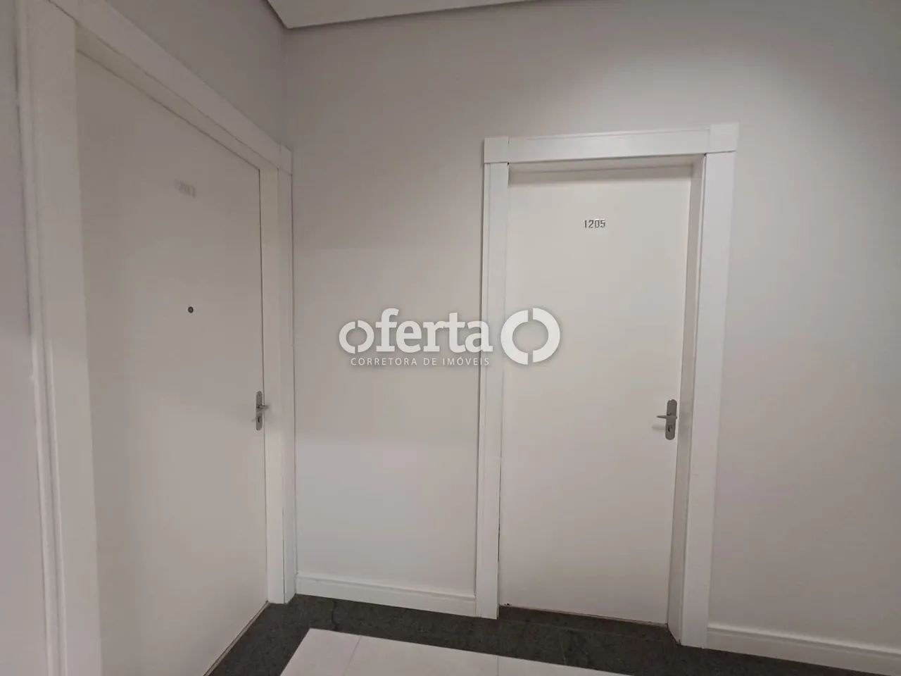 SALAS COMERCIAIS NO CENTRO DE CURITIBA - GALERIA LUSTOZA